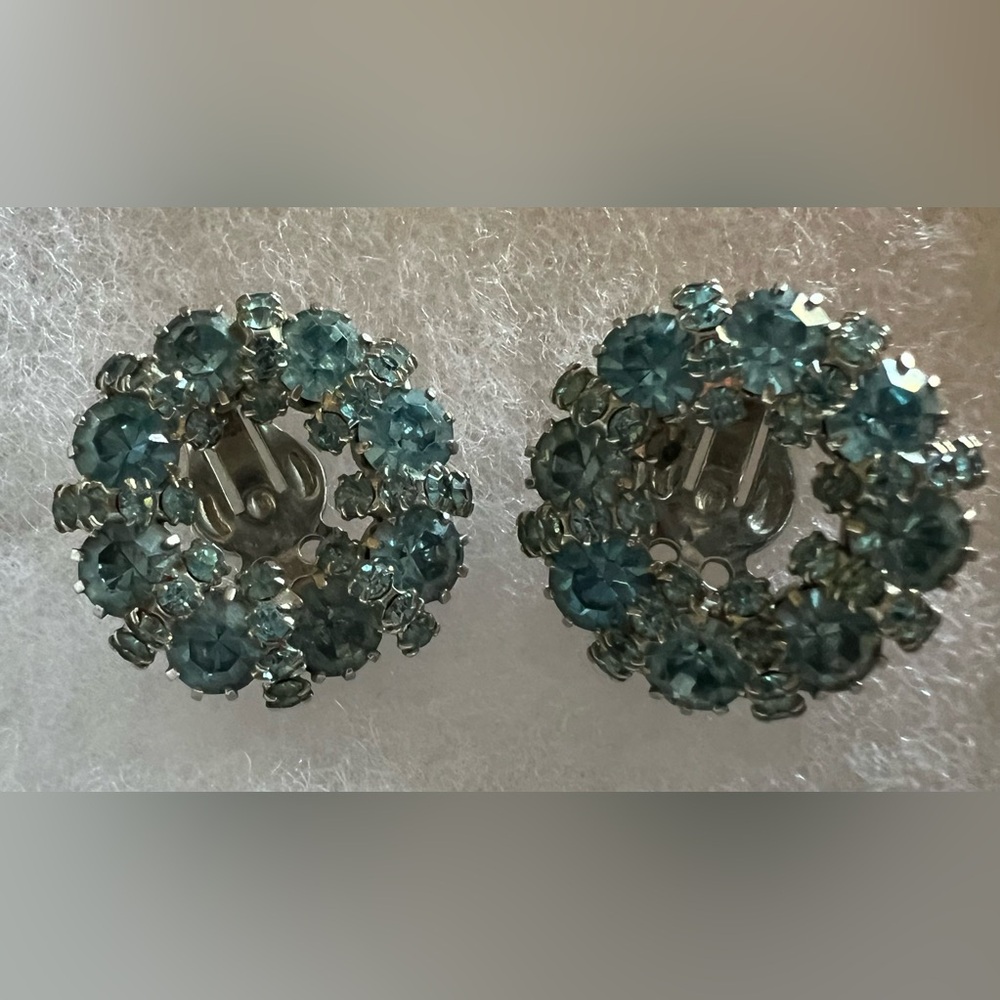 Elegant Weiss Blue Crystal Earrings